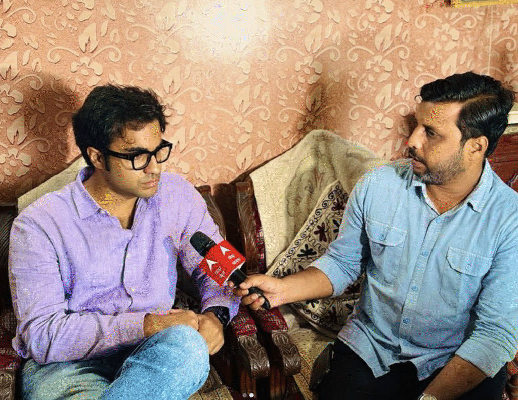 Upamanyu Bhattacharyya (Left) speaks about the Kolkata Metro Orange Line